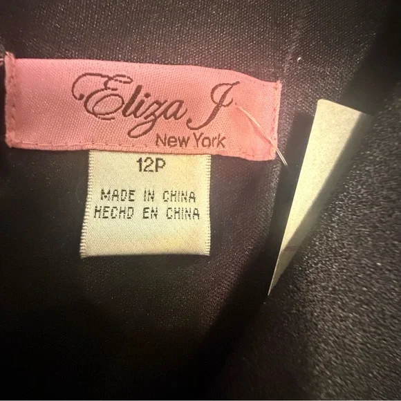 NWT Eliza J Black Midi V-Neck Capsleeve Dress Size 12P - Picture 4 of 7